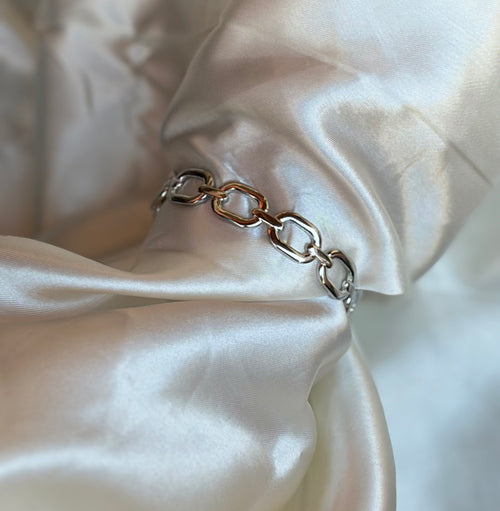 Ατσάλινη χειροπέδα💫