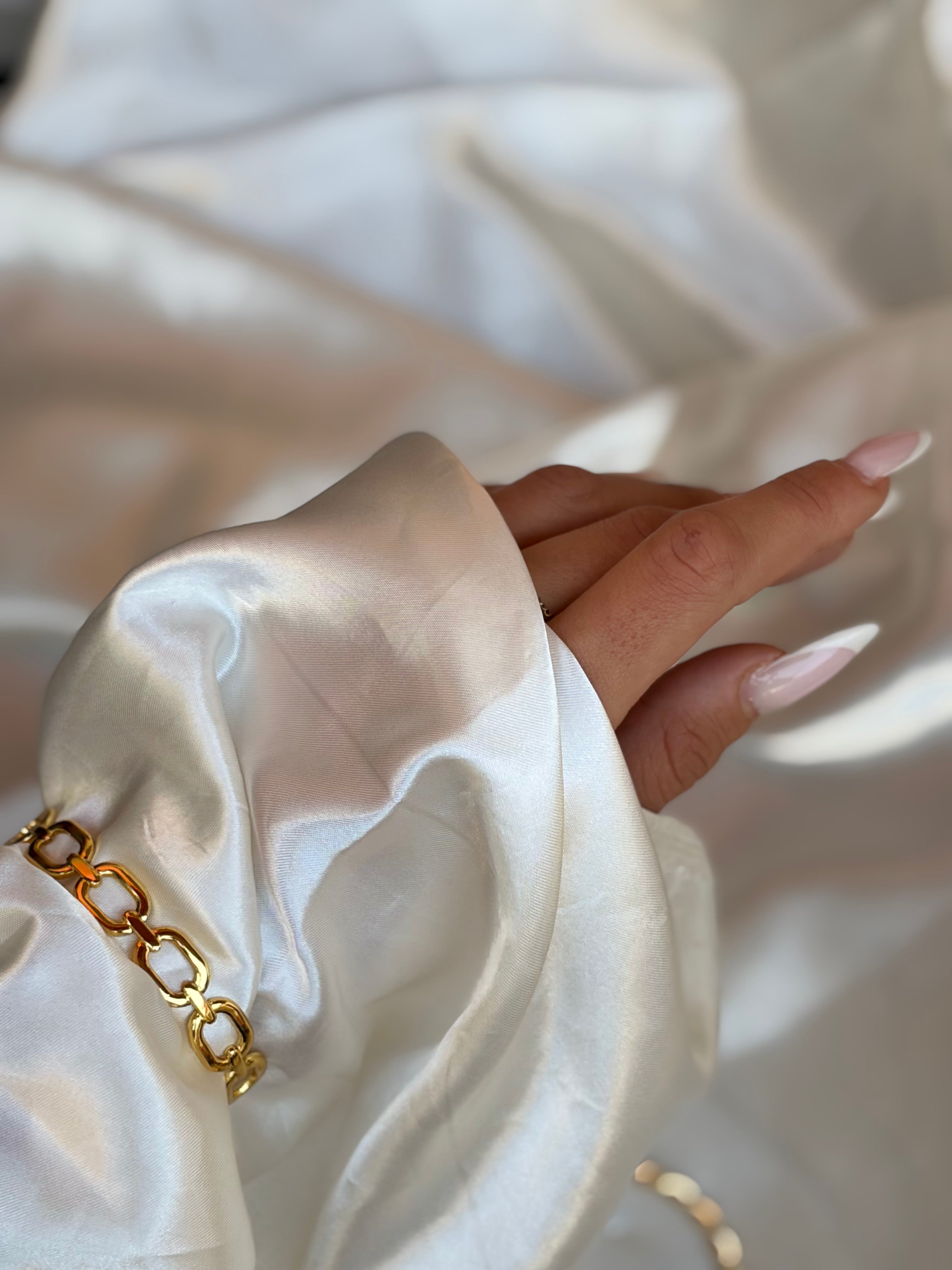 Ατσάλινη χειροπέδα💫