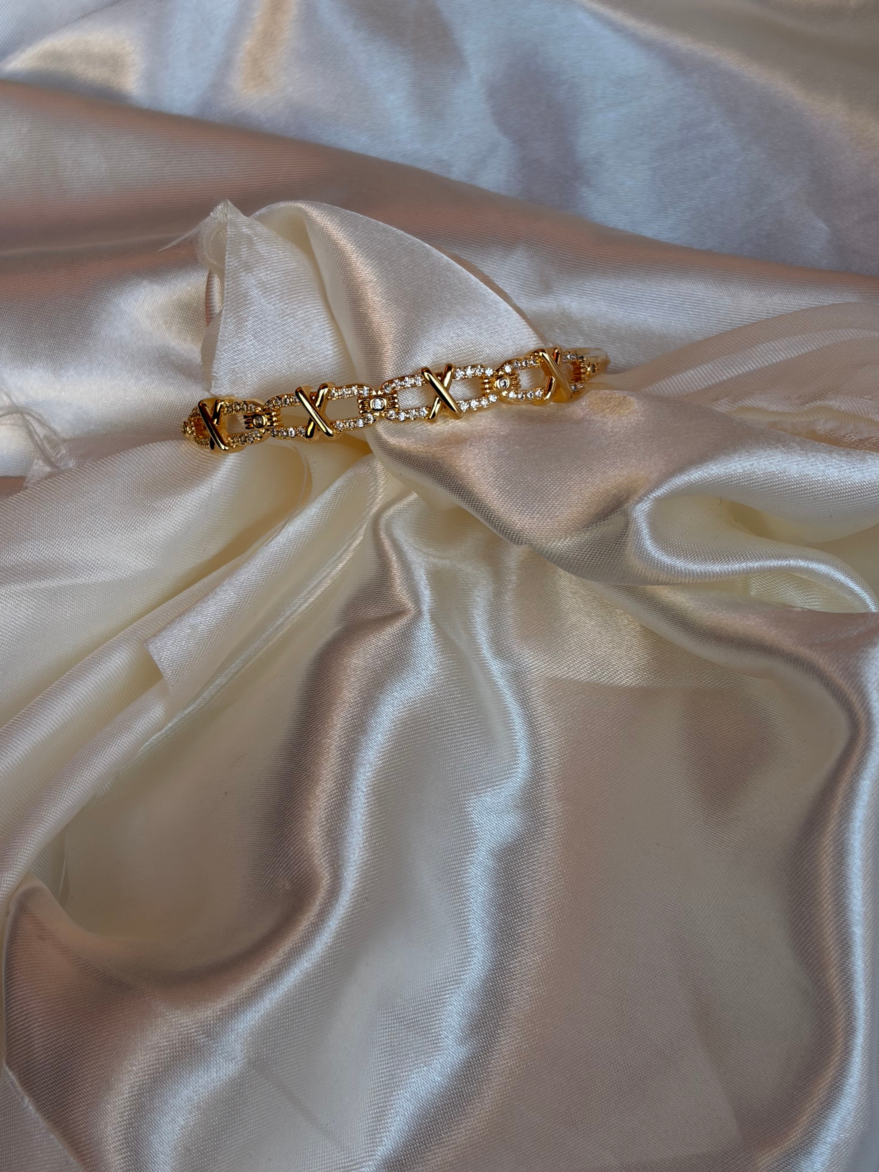 ✨Ατσάλινη Χειροπέδα✨