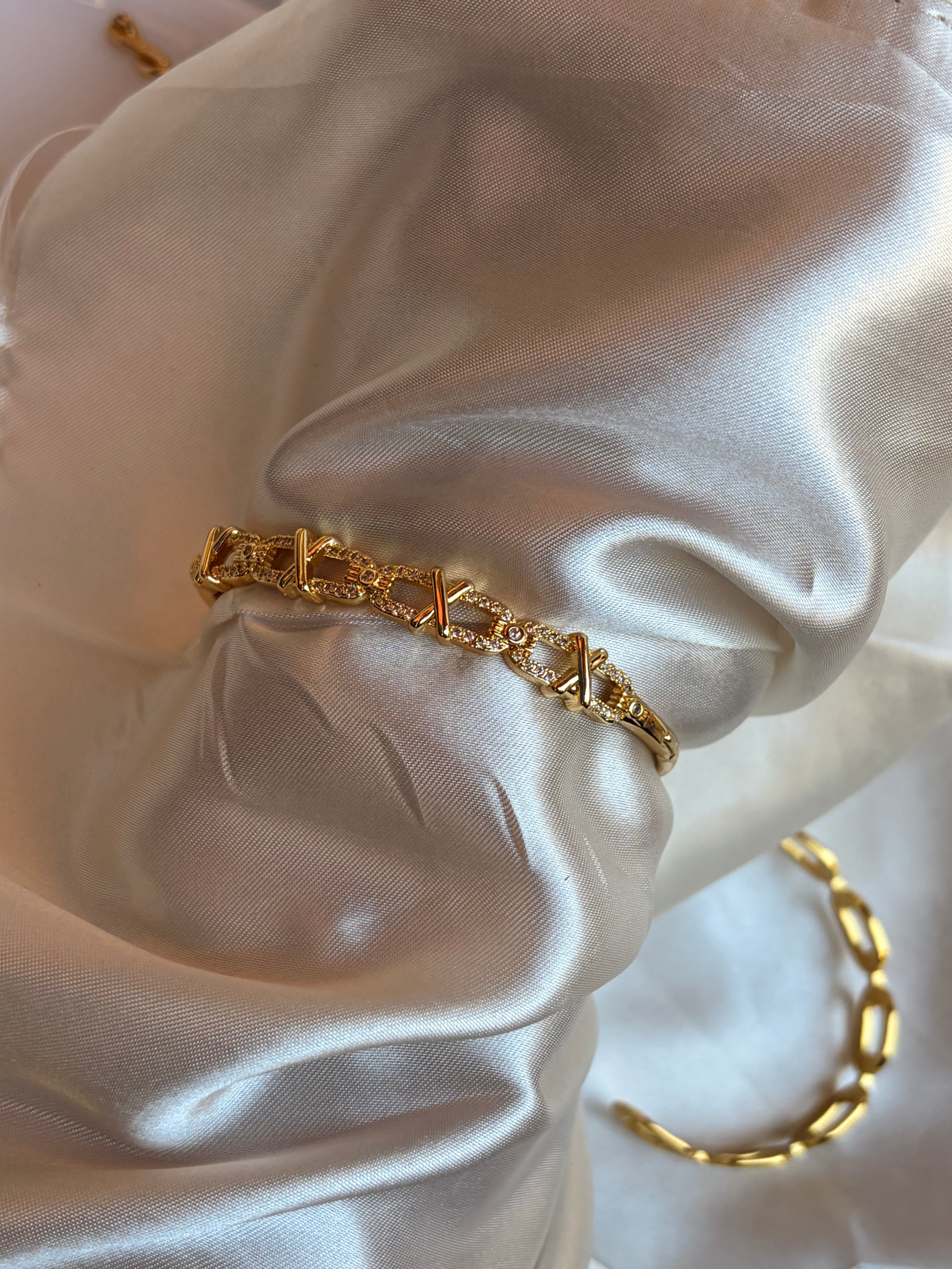 ✨Ατσάλινη Χειροπέδα✨