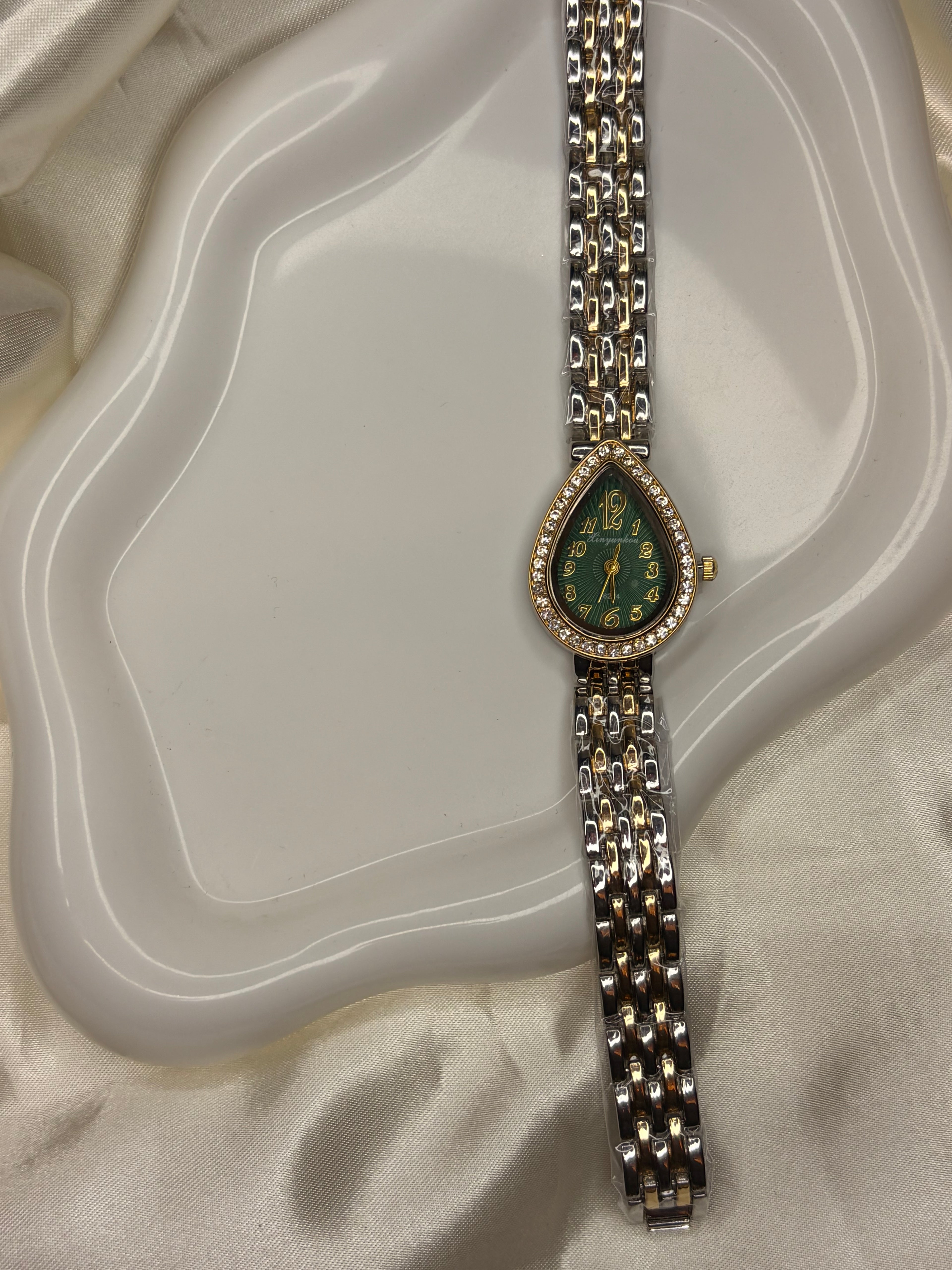 Γυναικείο Ρολόι Σταγόνα με ζιργκόν & Δίχρωμη Αλυσίδα